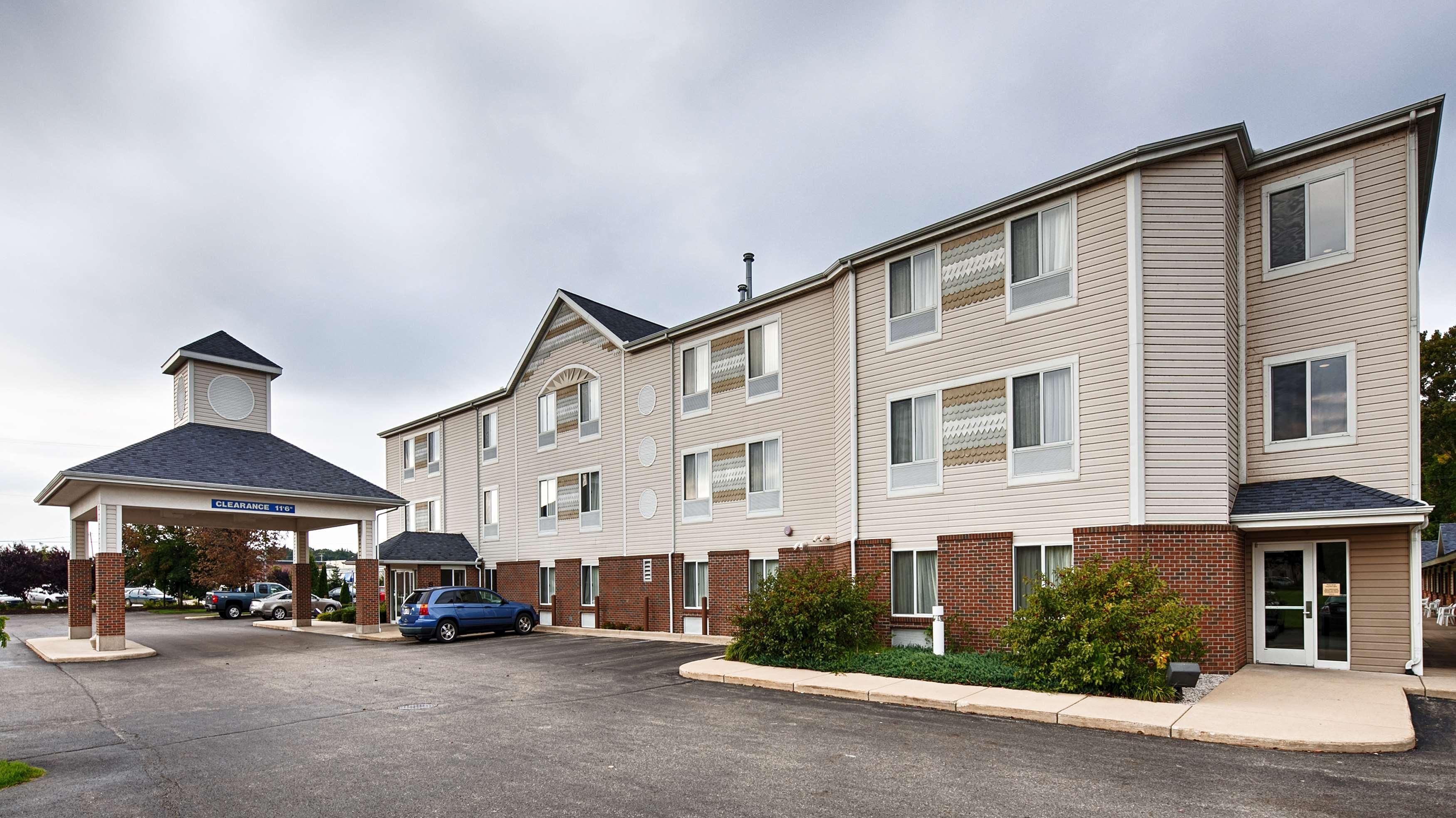 Best Western Beacon Inn Grand Haven Bagian luar foto