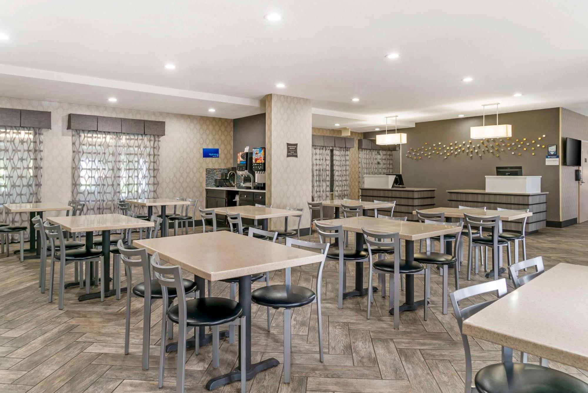 Best Western Beacon Inn Grand Haven Bagian luar foto
