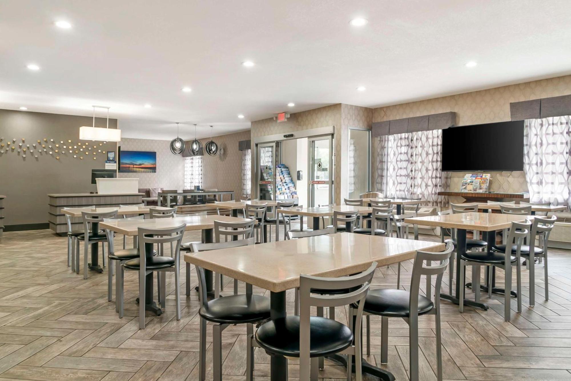 Best Western Beacon Inn Grand Haven Bagian luar foto