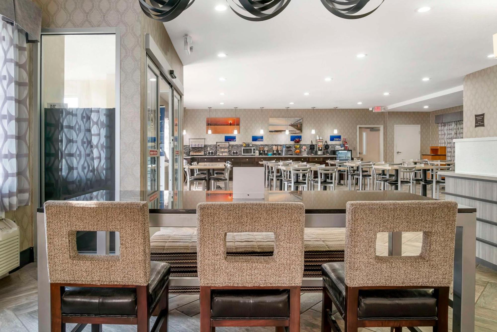 Best Western Beacon Inn Grand Haven Bagian luar foto