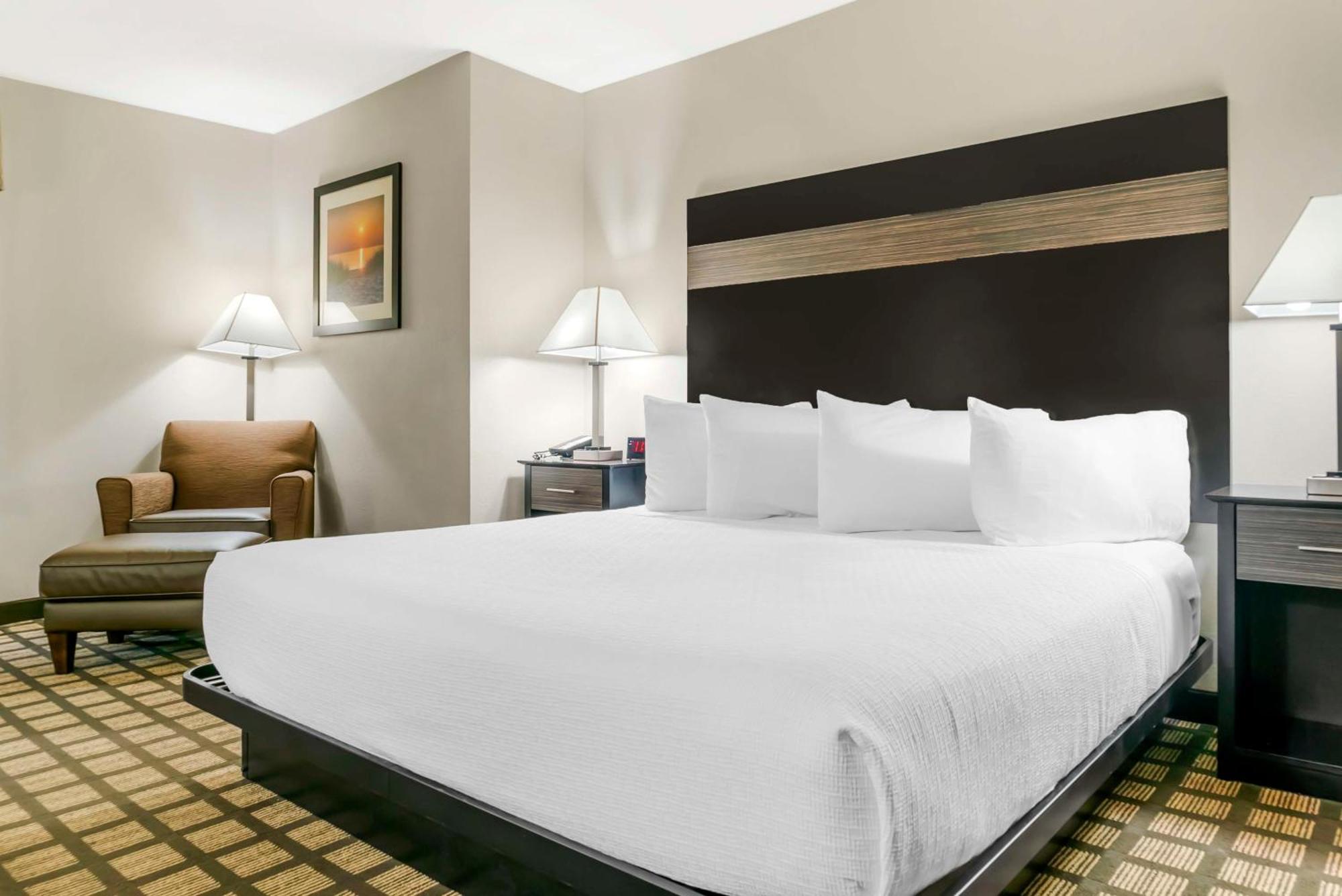 Best Western Beacon Inn Grand Haven Bagian luar foto